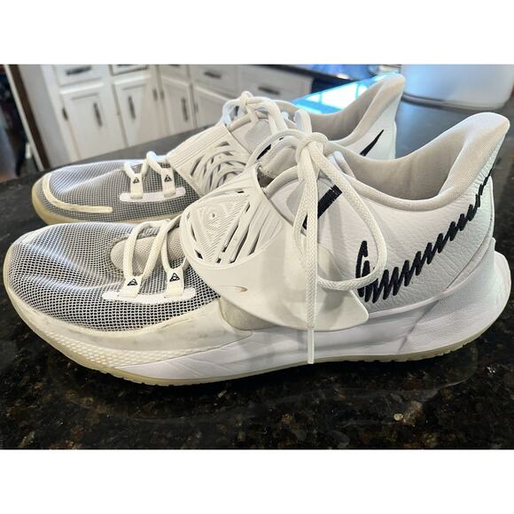Nike Kyrie 3 Low Size 13 Mens Eclipse White Black CJ1286-100 Basketball Trainer - Picture 5 of 13